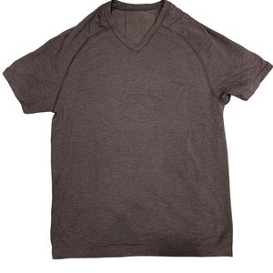 Men’s Lululemon Small  Metal Vent - V Neck